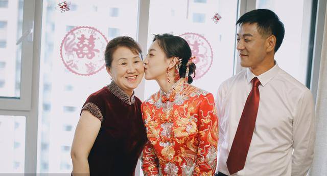 妻子因为丈夫出轨闹离婚,网友:离婚不离心(身),还会再复婚_黄迪