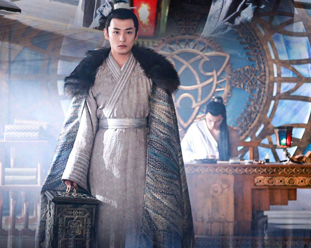 抛剧脸?《平凡的荣耀》里讨人嫌的李小贤,竟然是深情的南山主