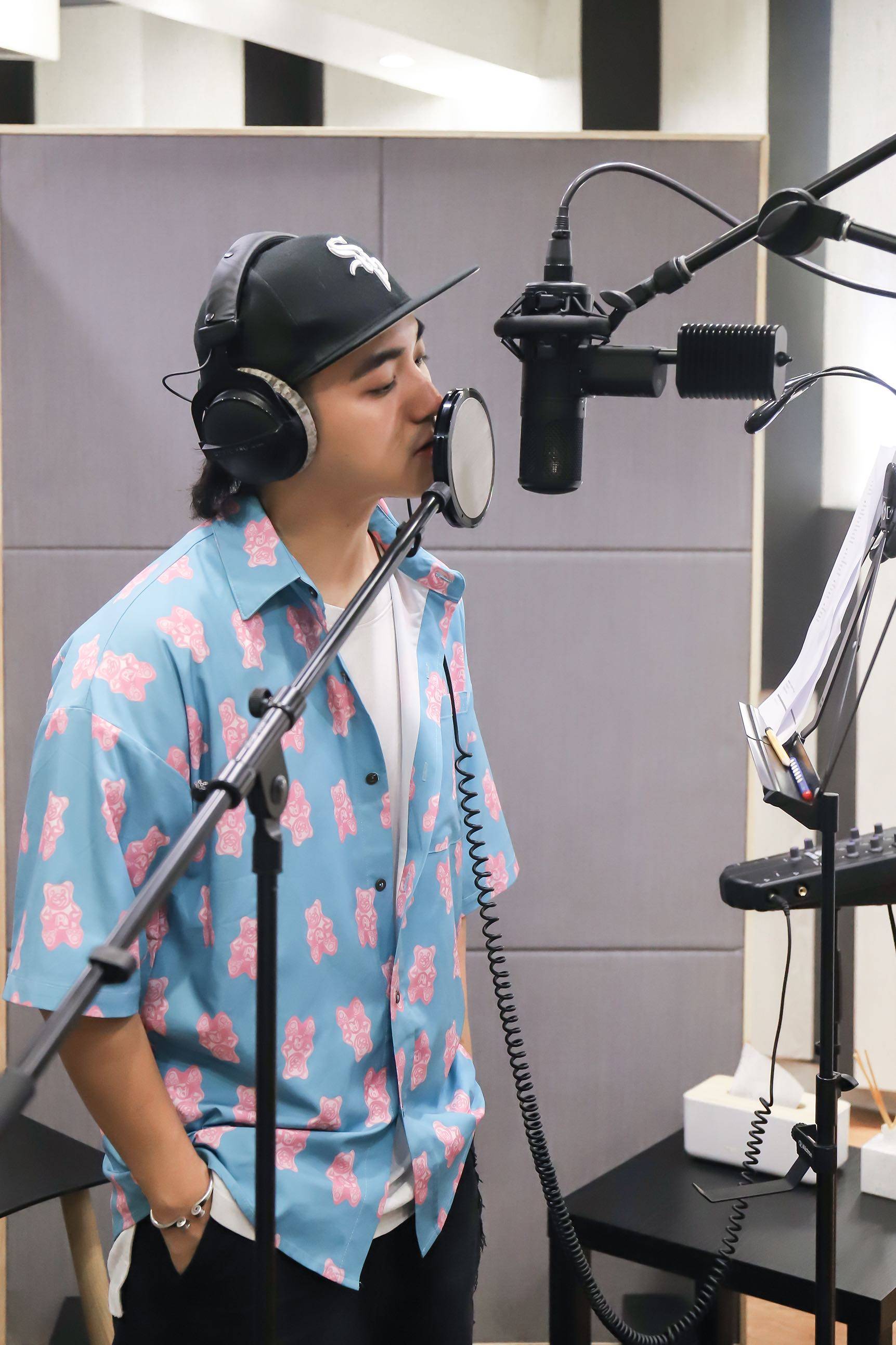 歌手夏恒新歌去爱上线新风格尝试情绪音乐电影式表达