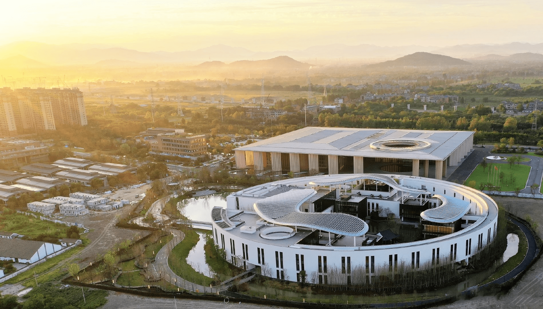 阿里巴巴湖畔大学云南图片