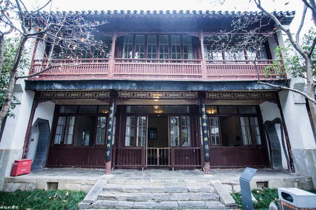 长子孙科,孙中山夫人卢慕贞携女儿孙娫,孙婉来到