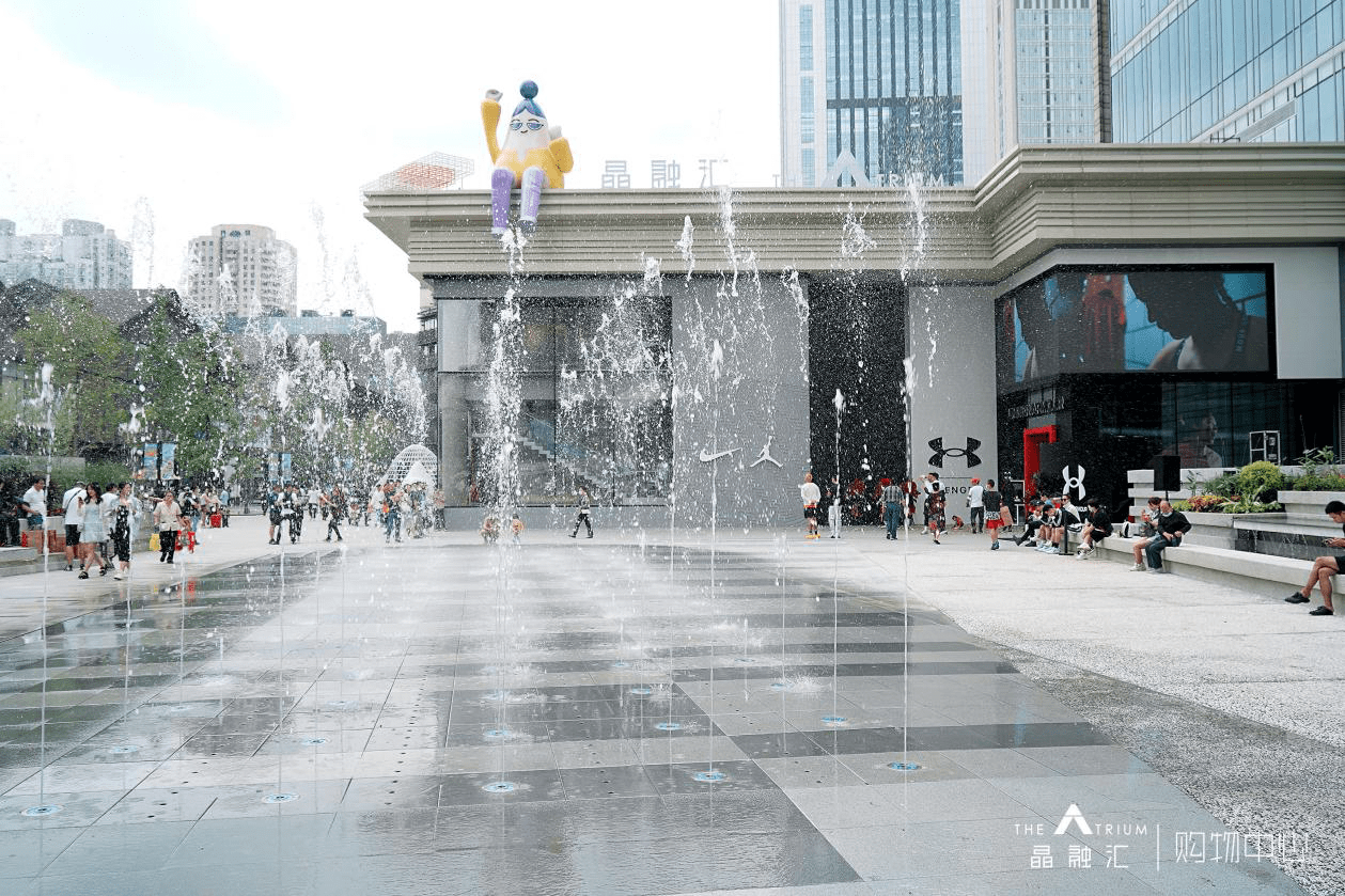 晶融汇购物中心重装亮相8家成都及西南首店齐聚