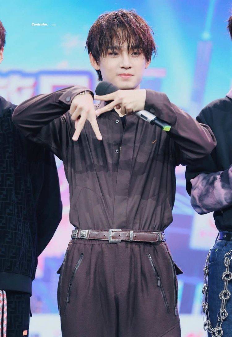 被jyp当队长训练的r1se姚琛,待人接物谦逊有礼,说韩语太苏了!