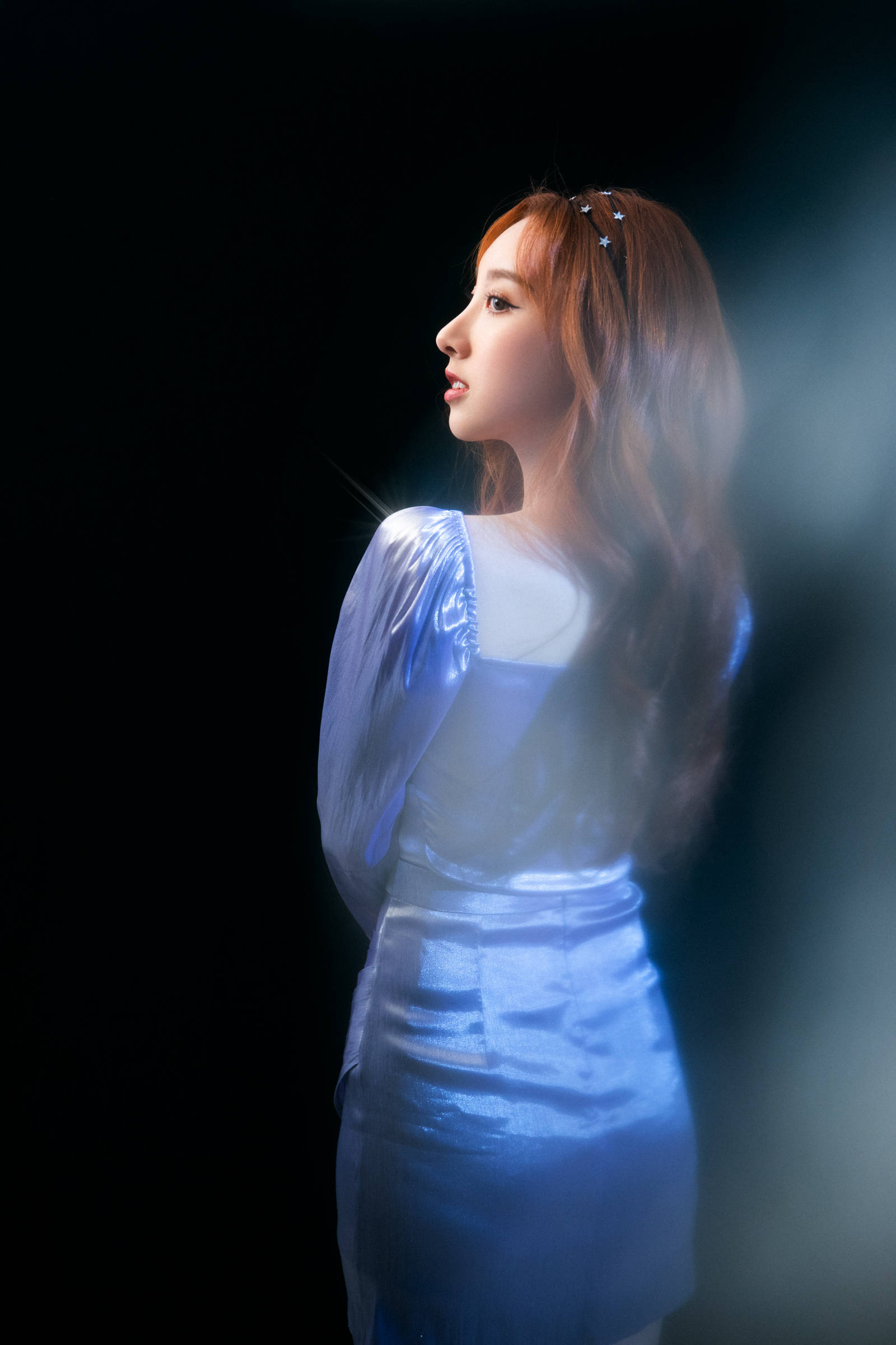 许靖韵出席cctv-3《top荣耀时刻》 演唱歌曲《单车》《原来我们都一样