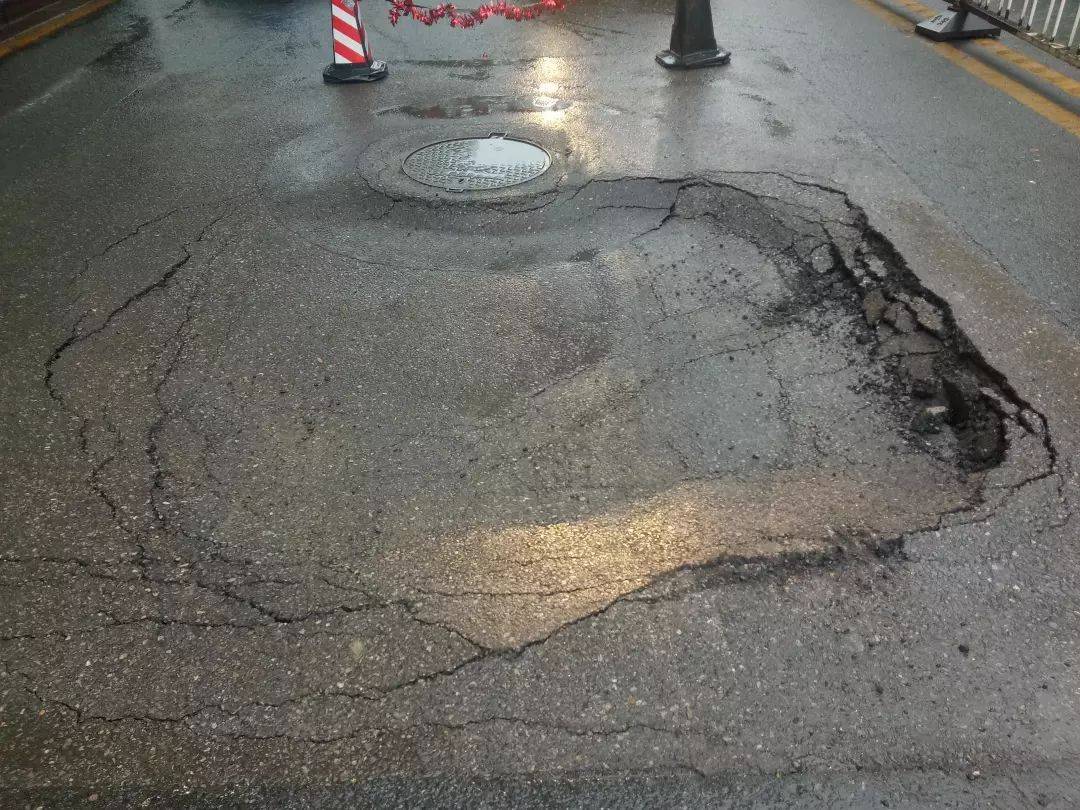 沥青路面沉陷该如何维修呢