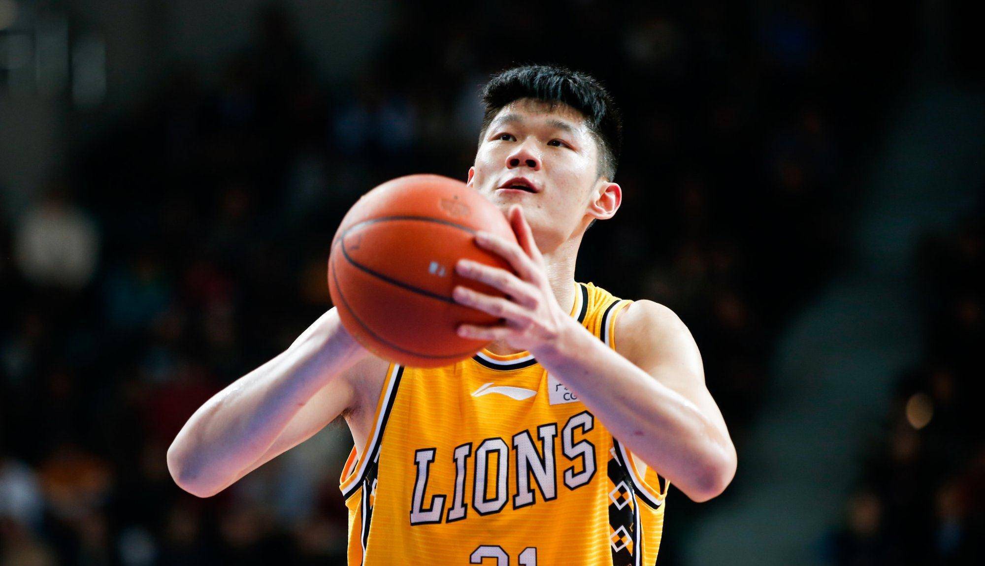 引用国外选秀网站nbadraftjunkies对胡金秋的评价,那会的他是一个机动