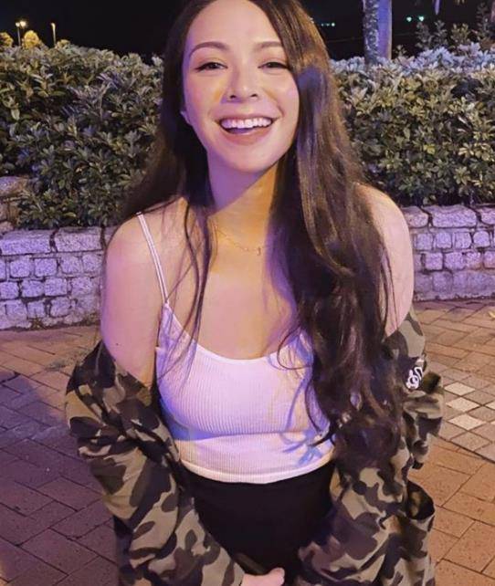 tvb没花旦到这个地步?找了一个五线歌手做女主角,还是金牌监制钦点