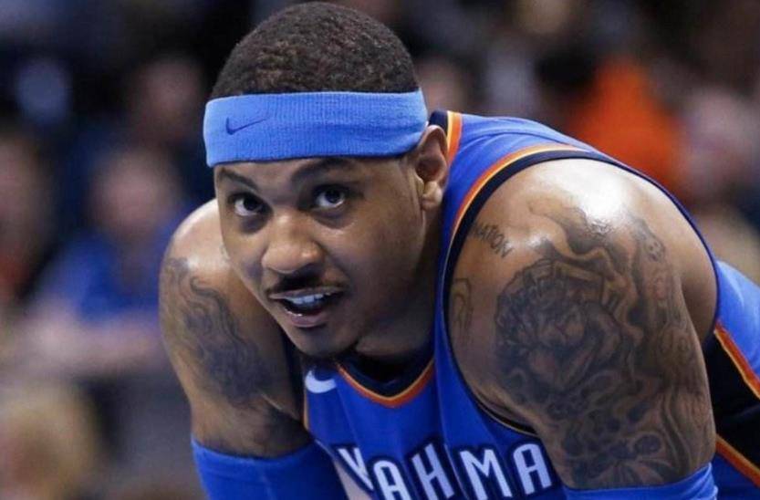 当时,安东尼独自一人在酒吧喝酒,拉拉·瓦斯奎兹与其前未婚夫发生争执