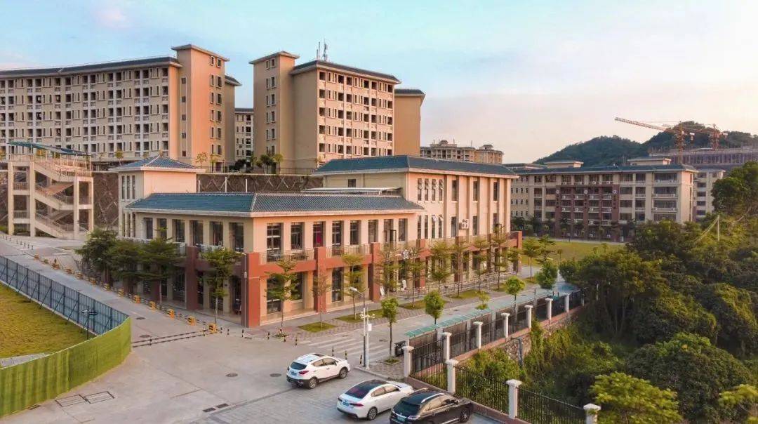 高职高考必看|全面了解广州华南商贸职业学院_手机搜狐网