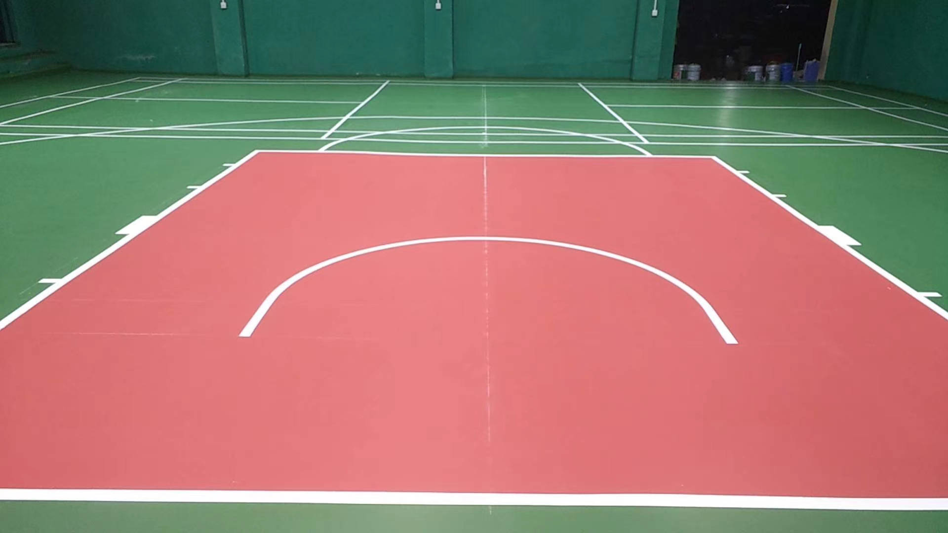 蓝绿配色硅pu篮球场完工效果