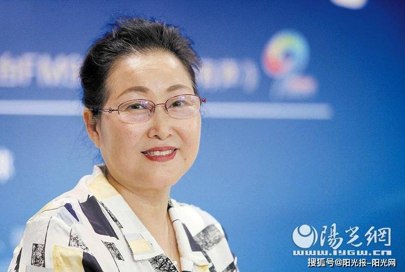 教育会客厅|西安市方新小学校长刘清荣:将博爱和赏识深植师生心田