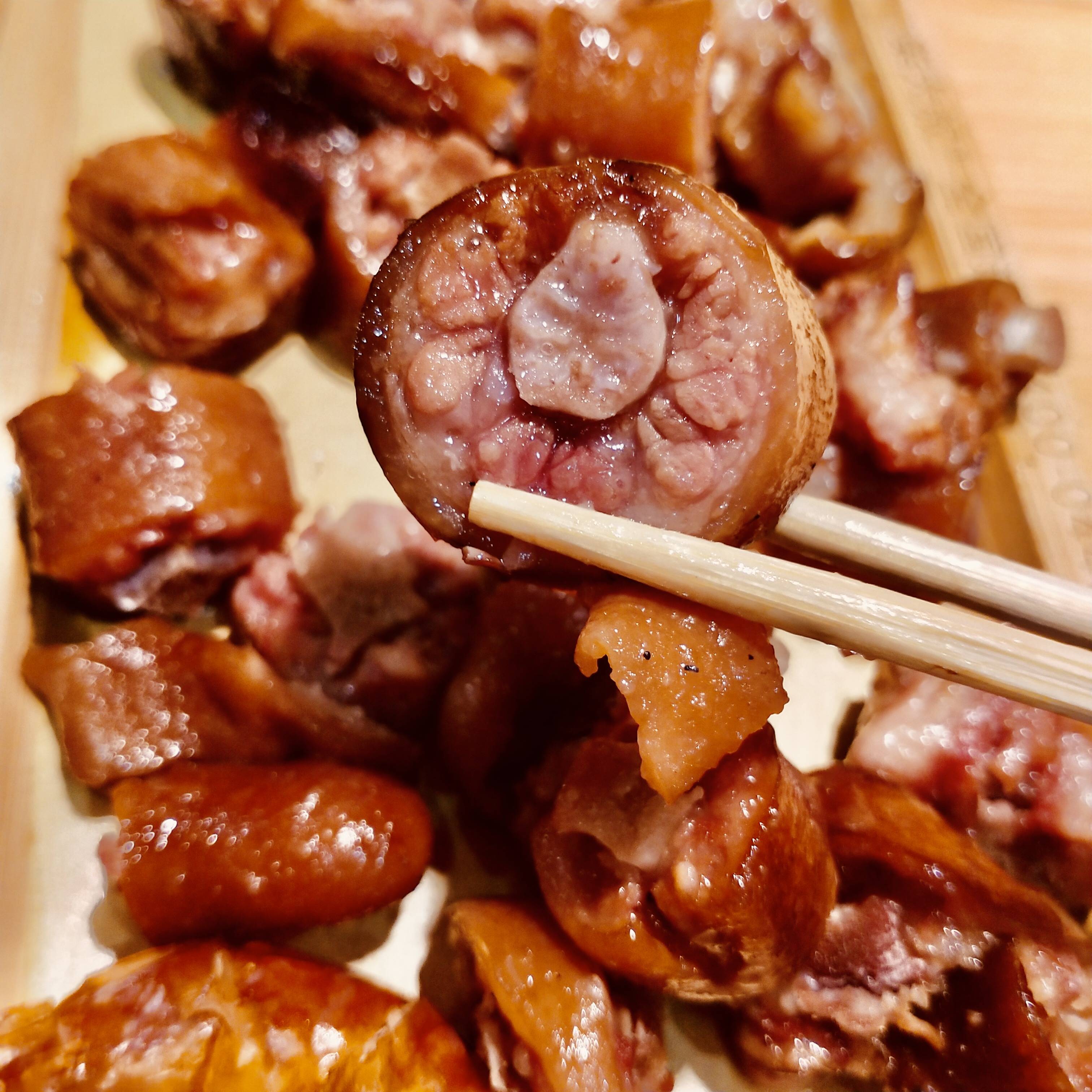 长春这家土窑真是带我回到小时候,最大的包间竟然还可以唱歌