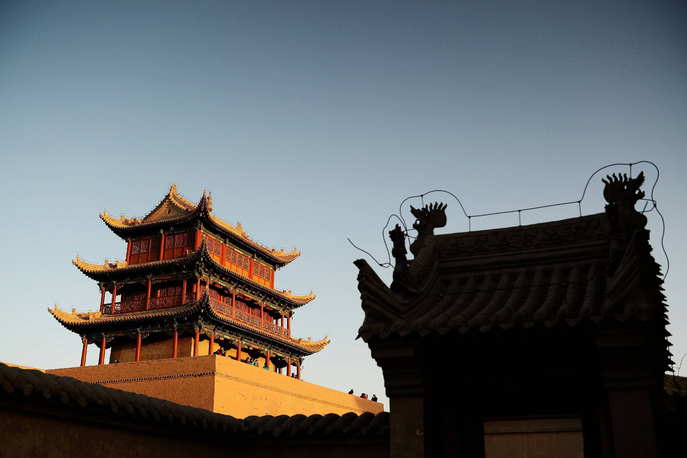 "天下第一关"即举世闻名的历史古城山海关,又称"榆关",以古渝水而得名