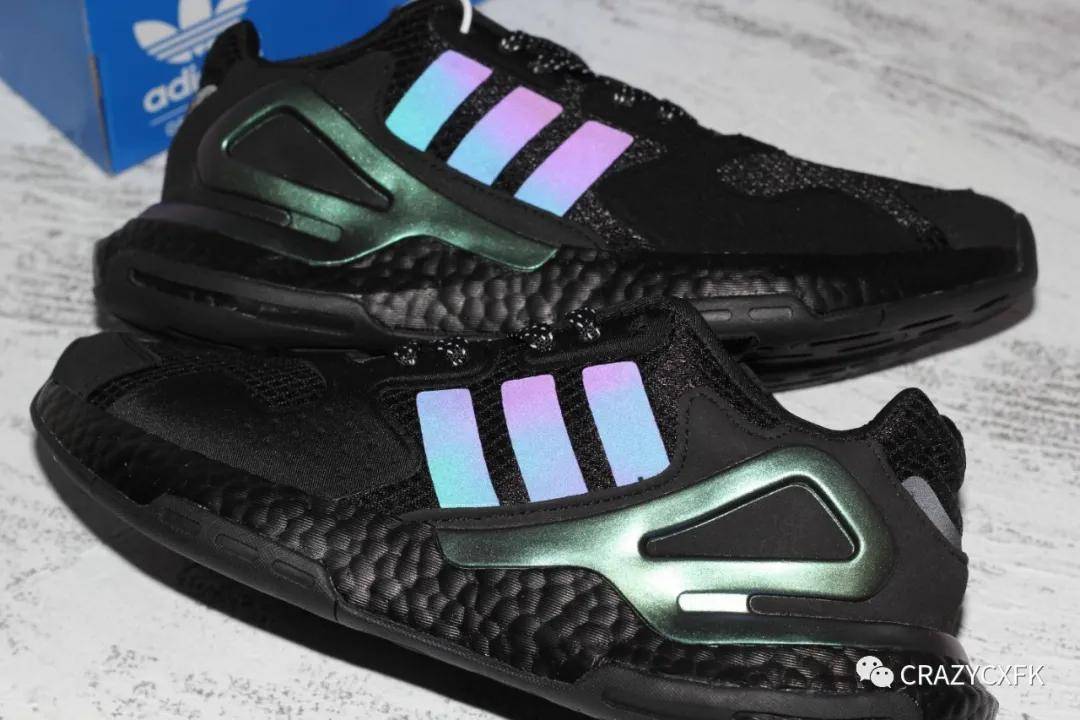 阿迪达斯 adidas day jogger boost 经典运动鞋 夜行者二代 fy3015
