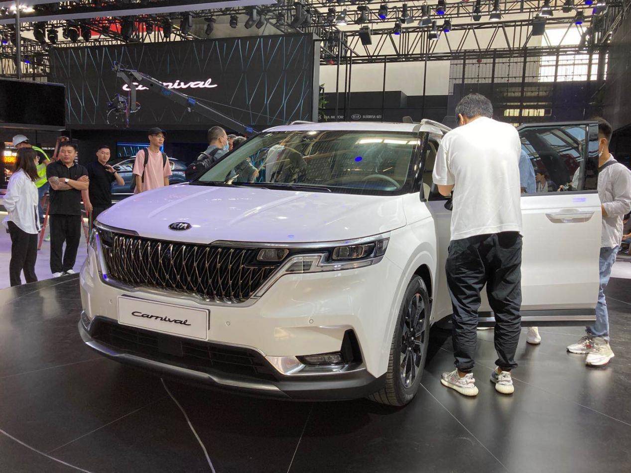 韩系mpv车型 起亚carnival 亮相于北京车展