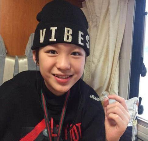 《爱情公寓》里的雷哥长大了,七年过去了,网友称:长成了初恋脸_朱佳煜