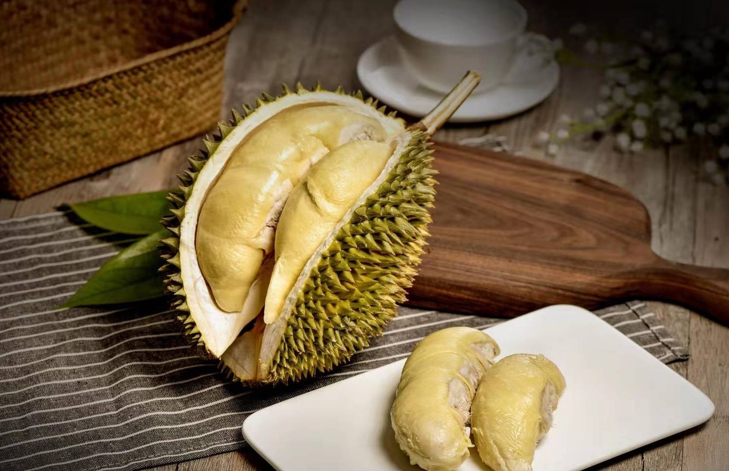 榴莲虽贵却让人榴莲忘返 当然不宜多吃,3种方式教你挑选好榴莲