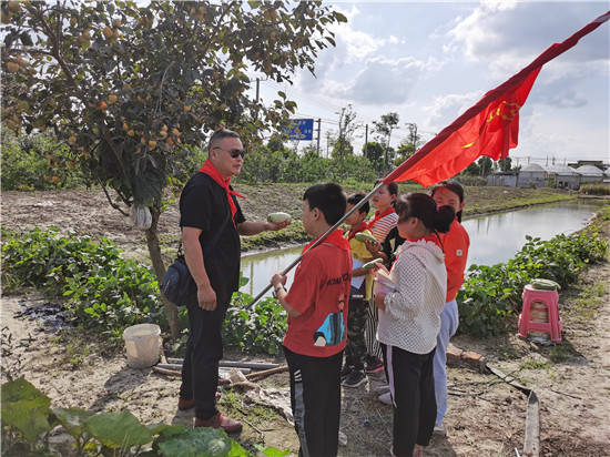 寻访小康路争做小先锋海安市南莫镇沙岗小学寻访小队寻访凤祥生态农庄