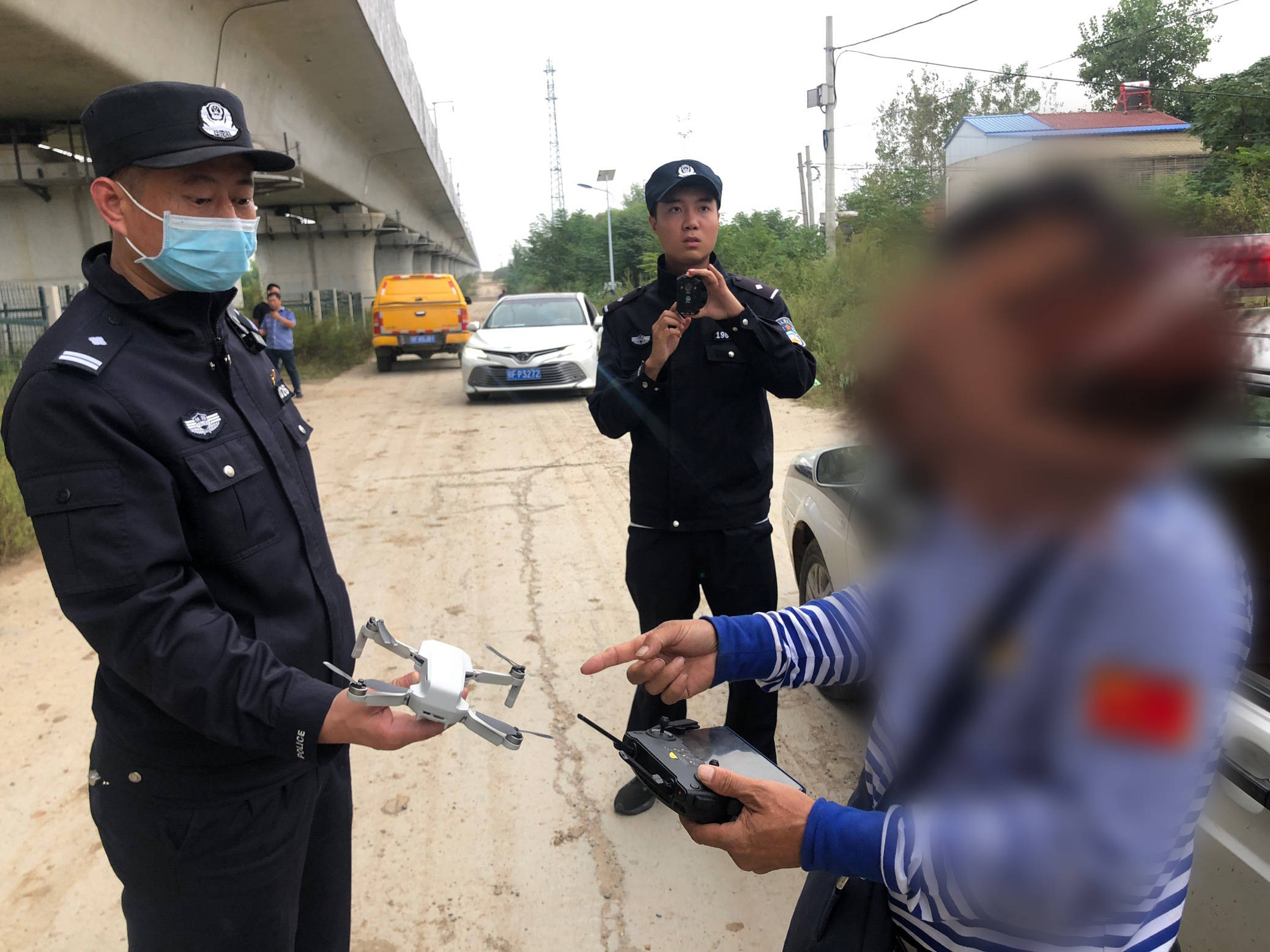 高铁线路惊现无人机男子黑飞被处罚