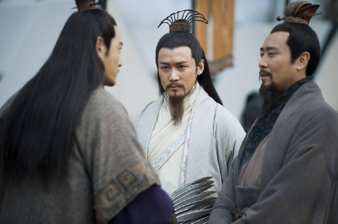 赤壁之战双方各有多少军队,明明占据绝对优势,为何曹操会大败