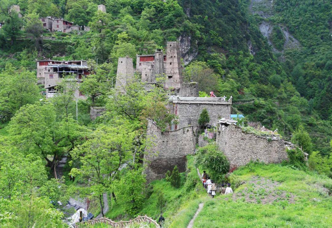 打卡阿坝州冷门景点带你探秘黑虎羌寨背后的故事