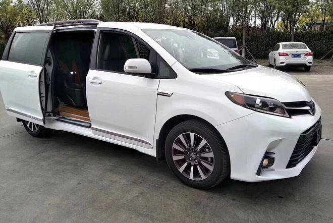 十一出行的好选择 丰田塞纳豪华多用途mpv性价比高