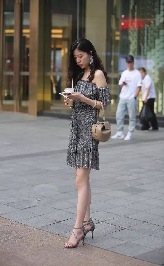 街拍丨女神搭配高跟鞋