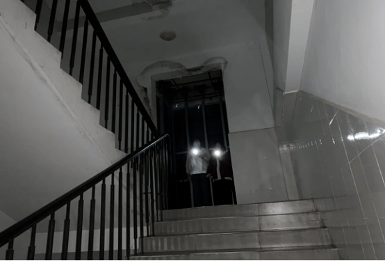 黑暗中依然秩序井然!为这所中职学校的做法点赞