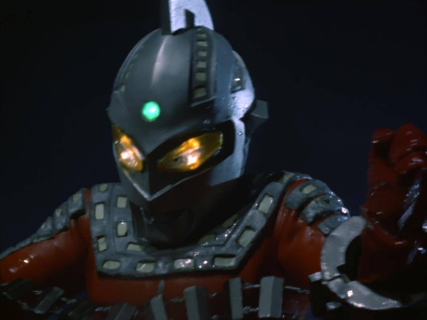 赛文被铁链锁住,痛苦地挣扎着,怪兽:我跟你同归于尽_奥特曼