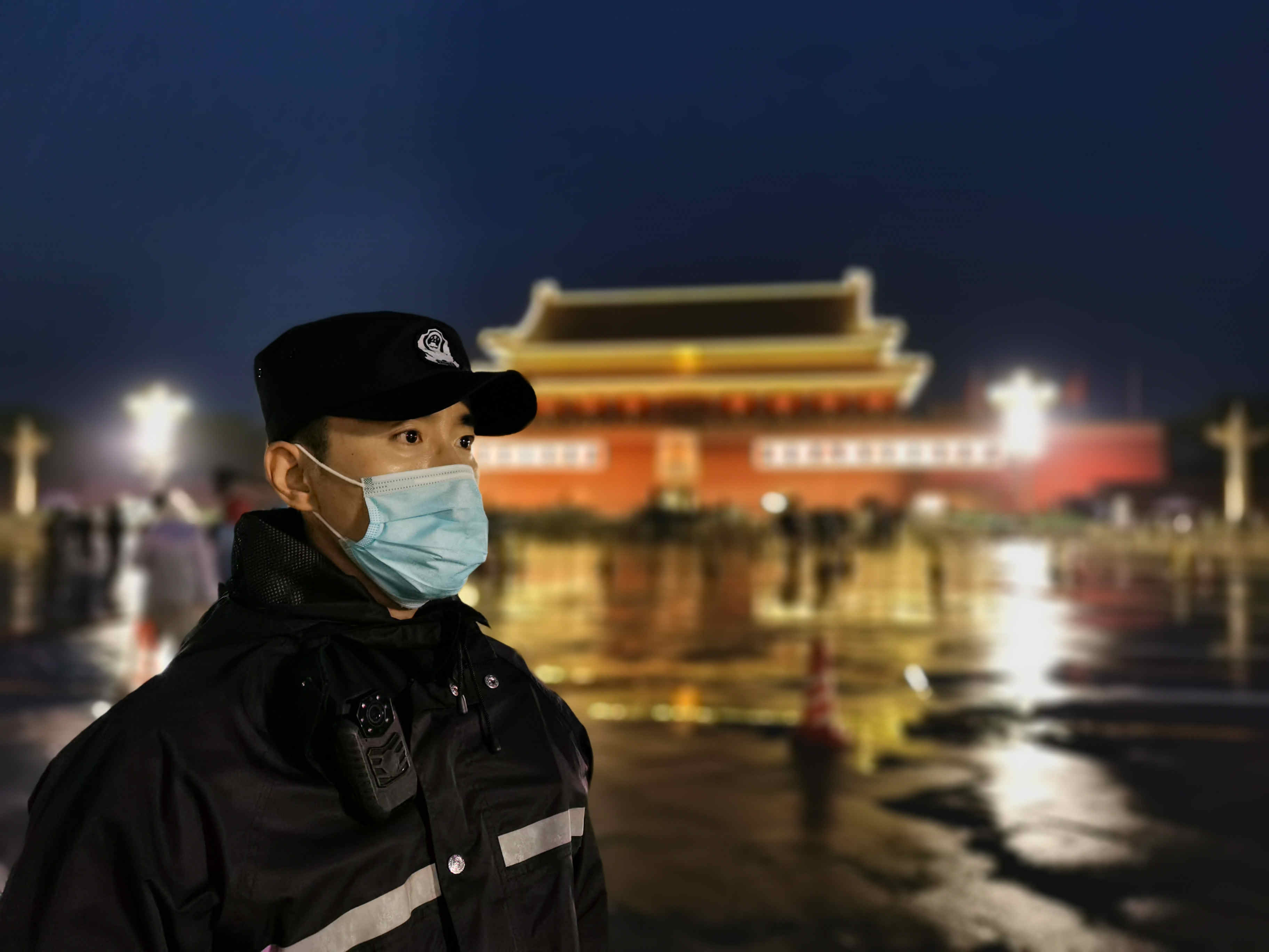 北京警方圆满完成十一天安门广场 升国旗仪式安保工作