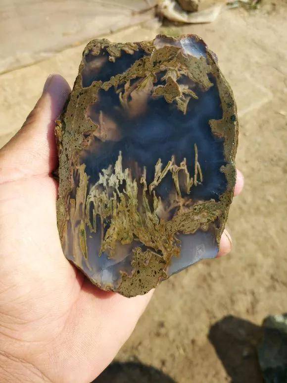8天假期想要捡石？这10个地方就不要错过了！