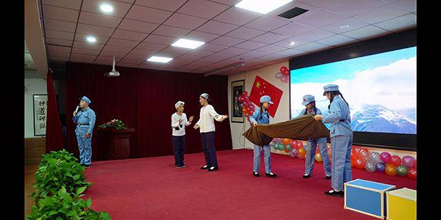 半条棉被的温暖文艺演出在兰州大方经典学校举行