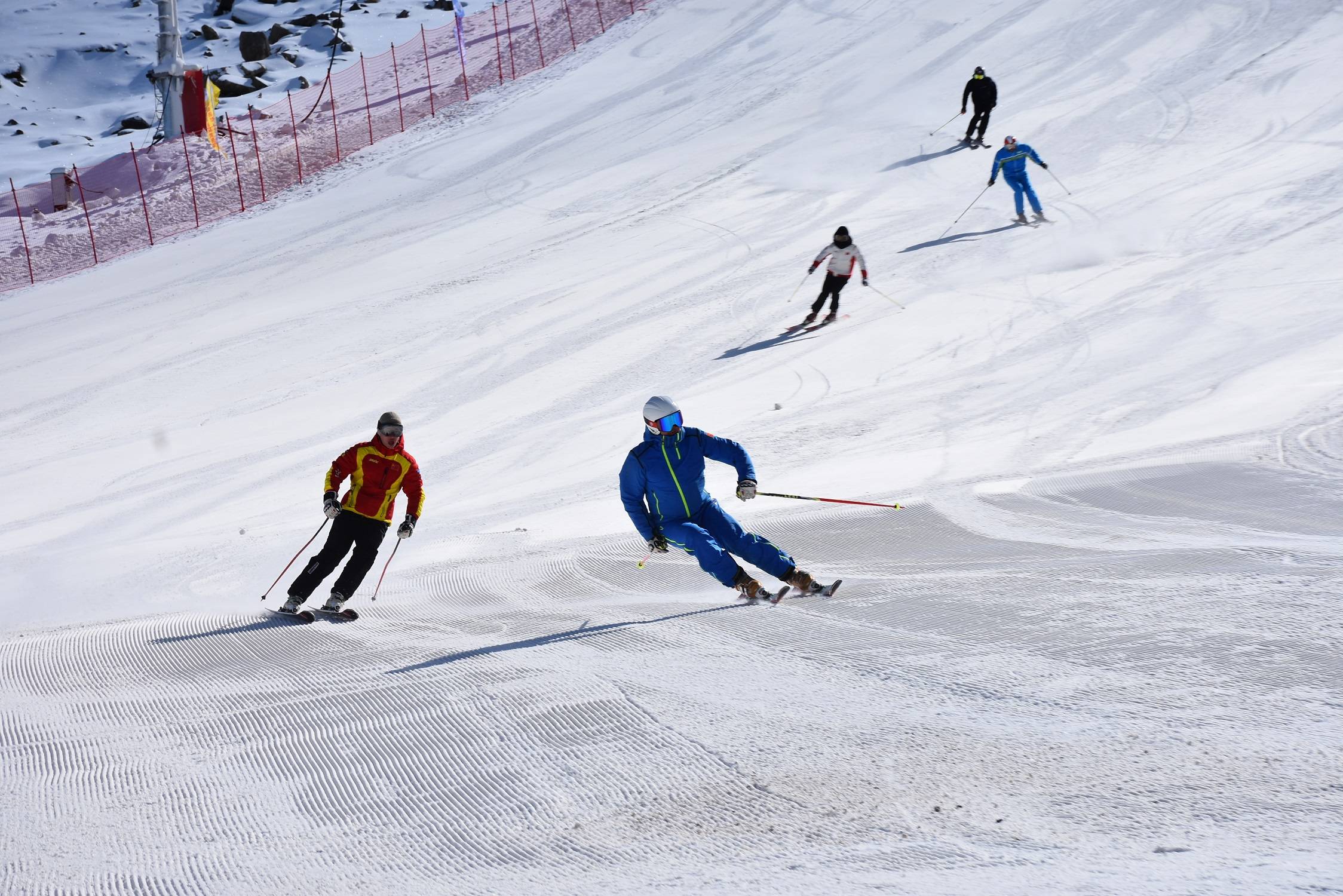 可可托海国际滑雪场开启今冬首滑邀您在新疆的雪上飞翔