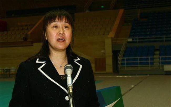 女排怪球手张蓉芳近况,退役后成为女强人,如今生活很安逸