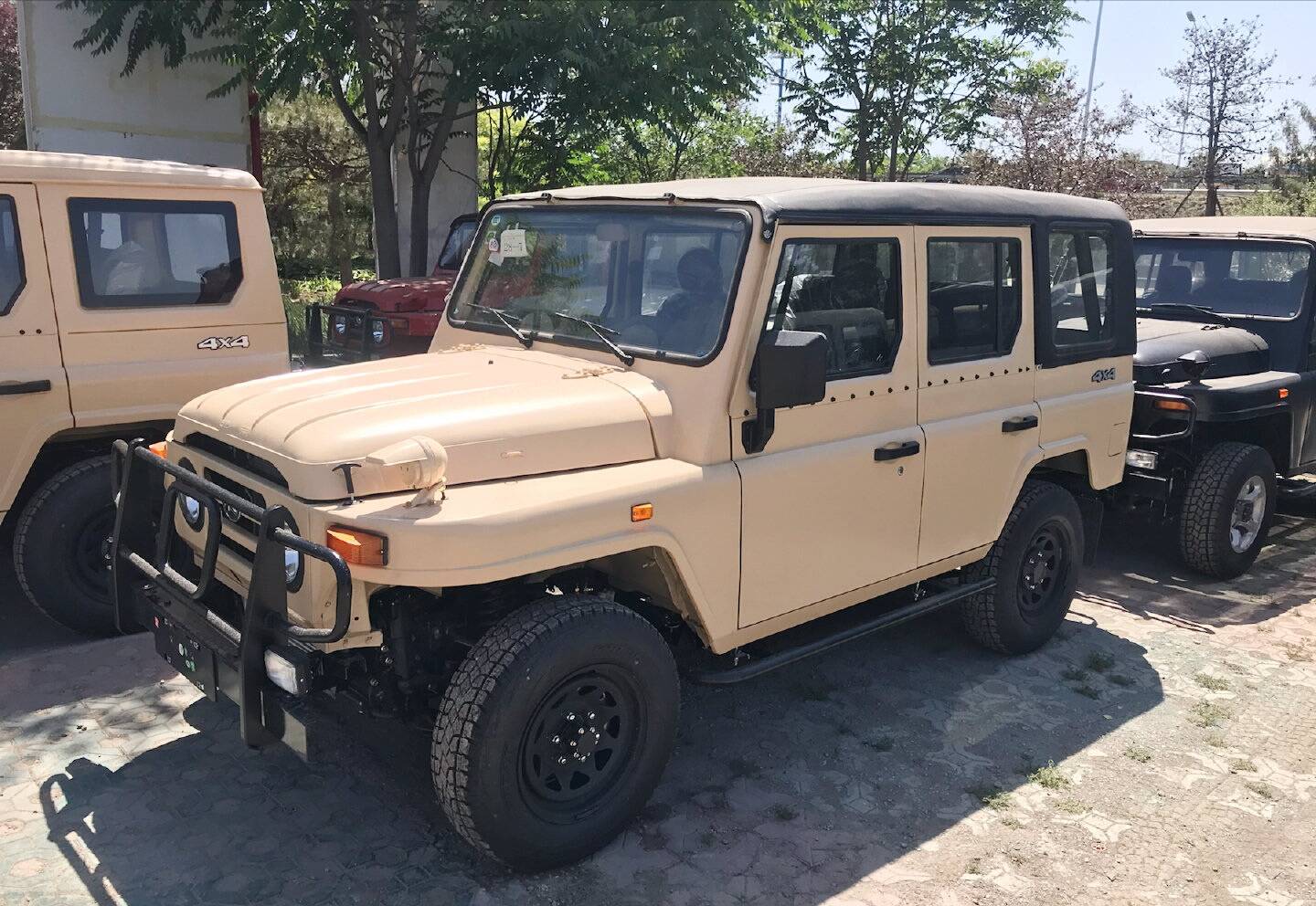 国民情怀越野车bj212硬顶88万15t国六四驱这次会火吗