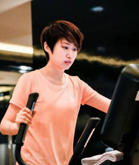 31岁乒乓冠军郭跃近况,退役后打扮成女神,不后悔过早退役!