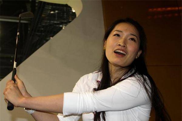 原创泳坛女神罗雪娟现状与富豪男友分手嫁普通人如今生活幸福