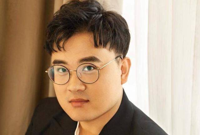 因为反串角色而走红,孔连顺演技不断提升,逐渐达到笑星水准