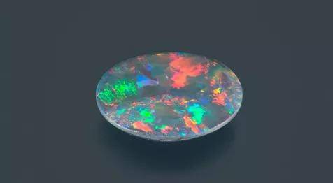 十月生日石：歐泊（Opal）與碧璽（Tourmaline）