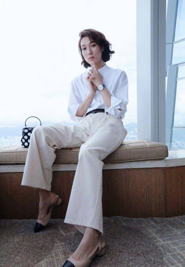 原创钟嘉欣晒儿子女儿近照儿子像妈女儿像爸都是神仙颜值