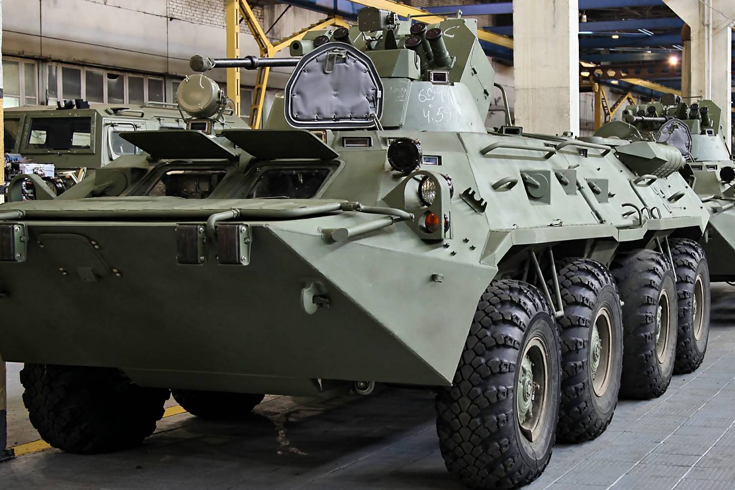为了提升里海区舰队强化陆战力量,俄将装备btr-82a装甲运兵车_俄罗斯