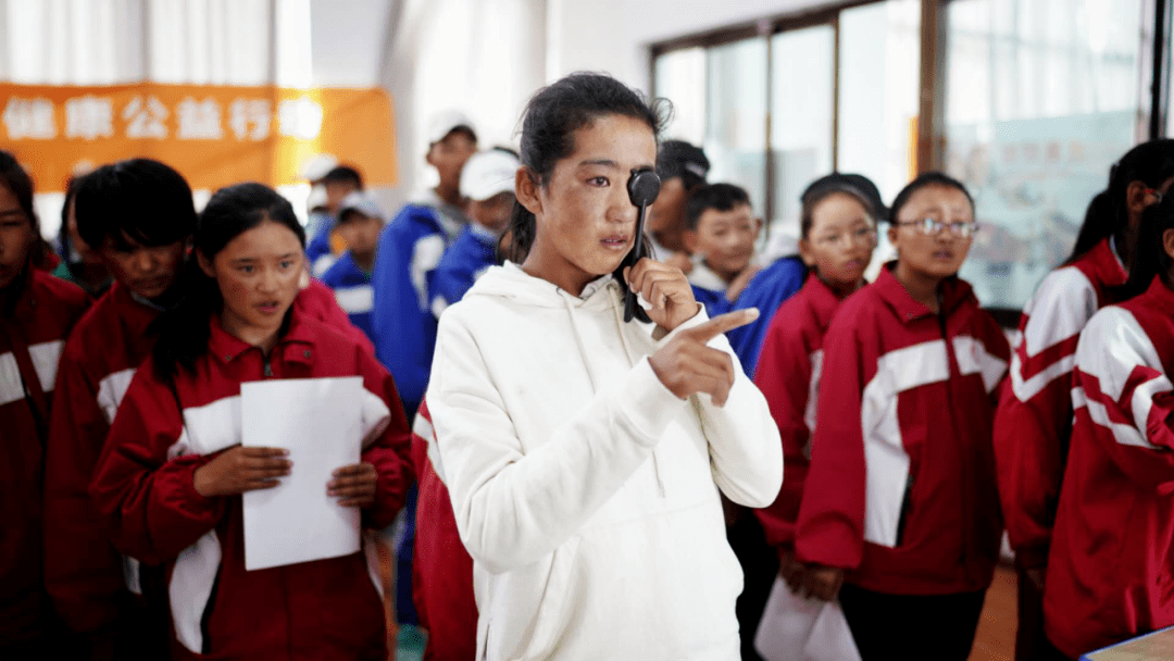 江孜闵行中学七年级学生白玛卓嘎,本身就结膜充血严重,错过了9月24日