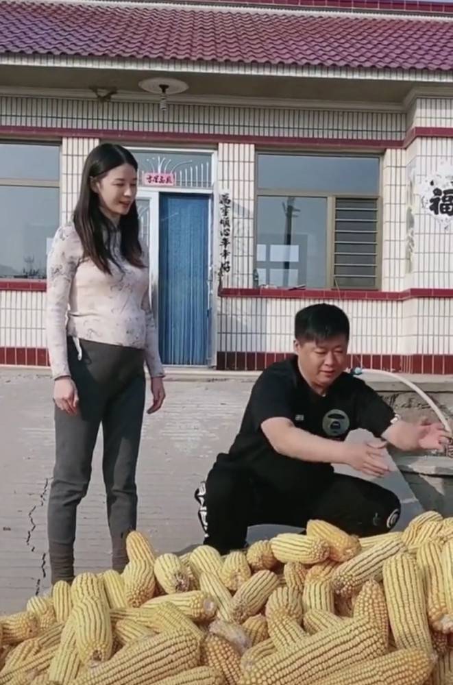 《乡村爱情》"谢永强"当爸!娇妻怀孕六月孕肚明显