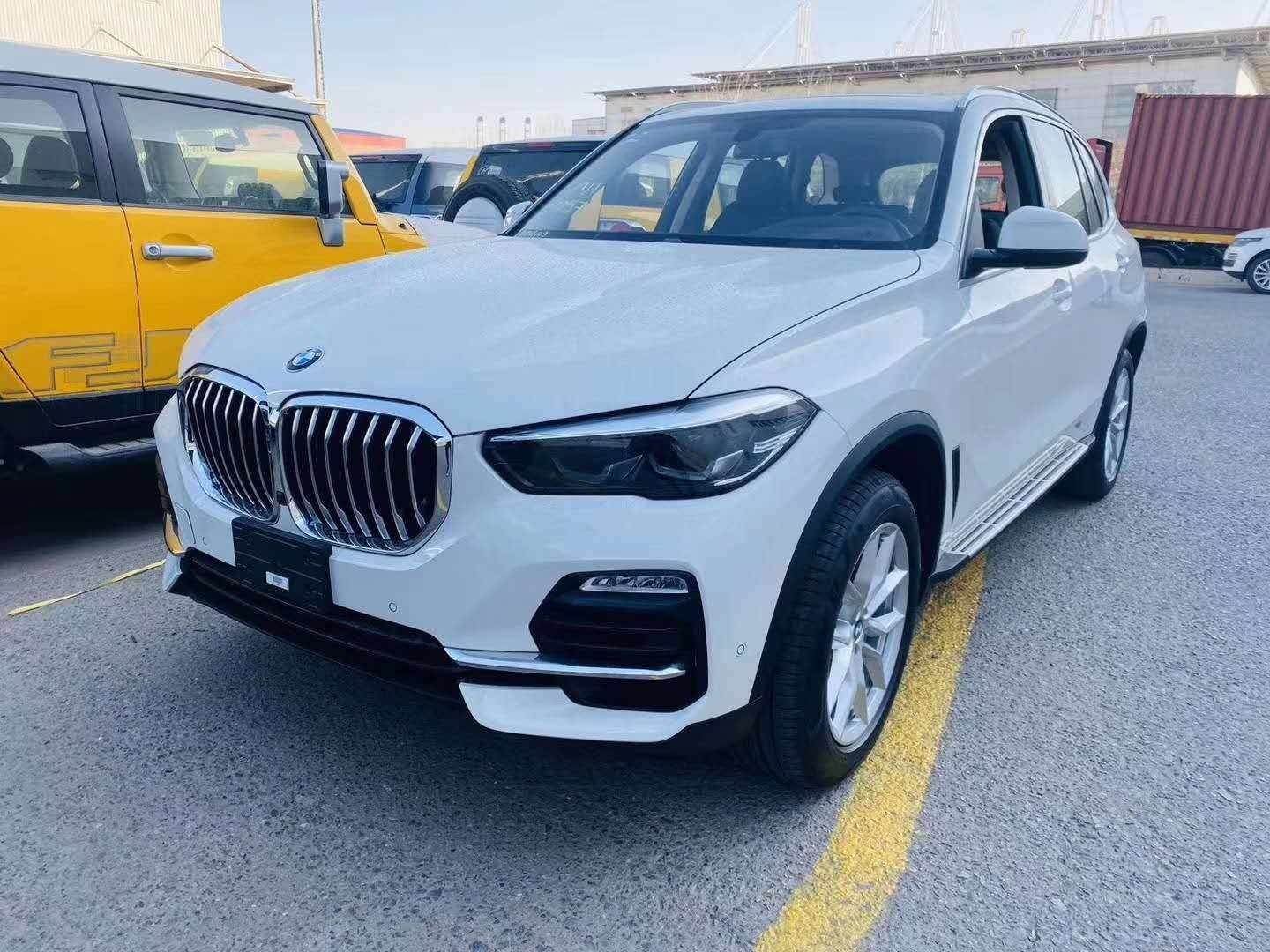 2020新款宝马x5双肾设计经典造型 科技suv