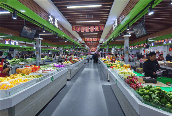 由于传统农贸市场缺乏合理先进的规划理念,在管理上也比较松散,因此