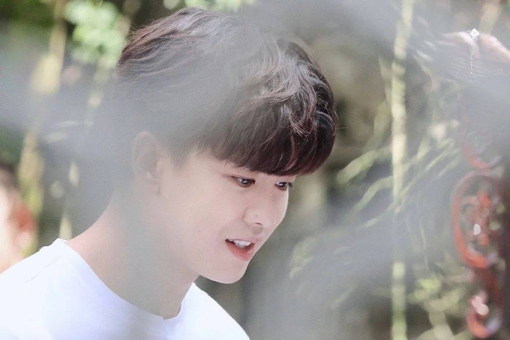 任嘉伦壁纸第48期:我喜欢你,胜于昨日,略匮明朝