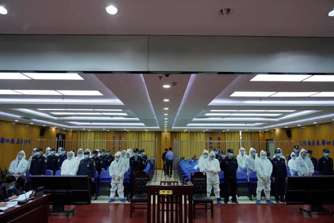 唐山一起22人涉黑案件公开开庭审理!