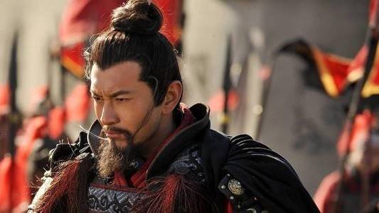 岳飞名作《满江红》被移出课本,一首近代同名作替代是什么道理?