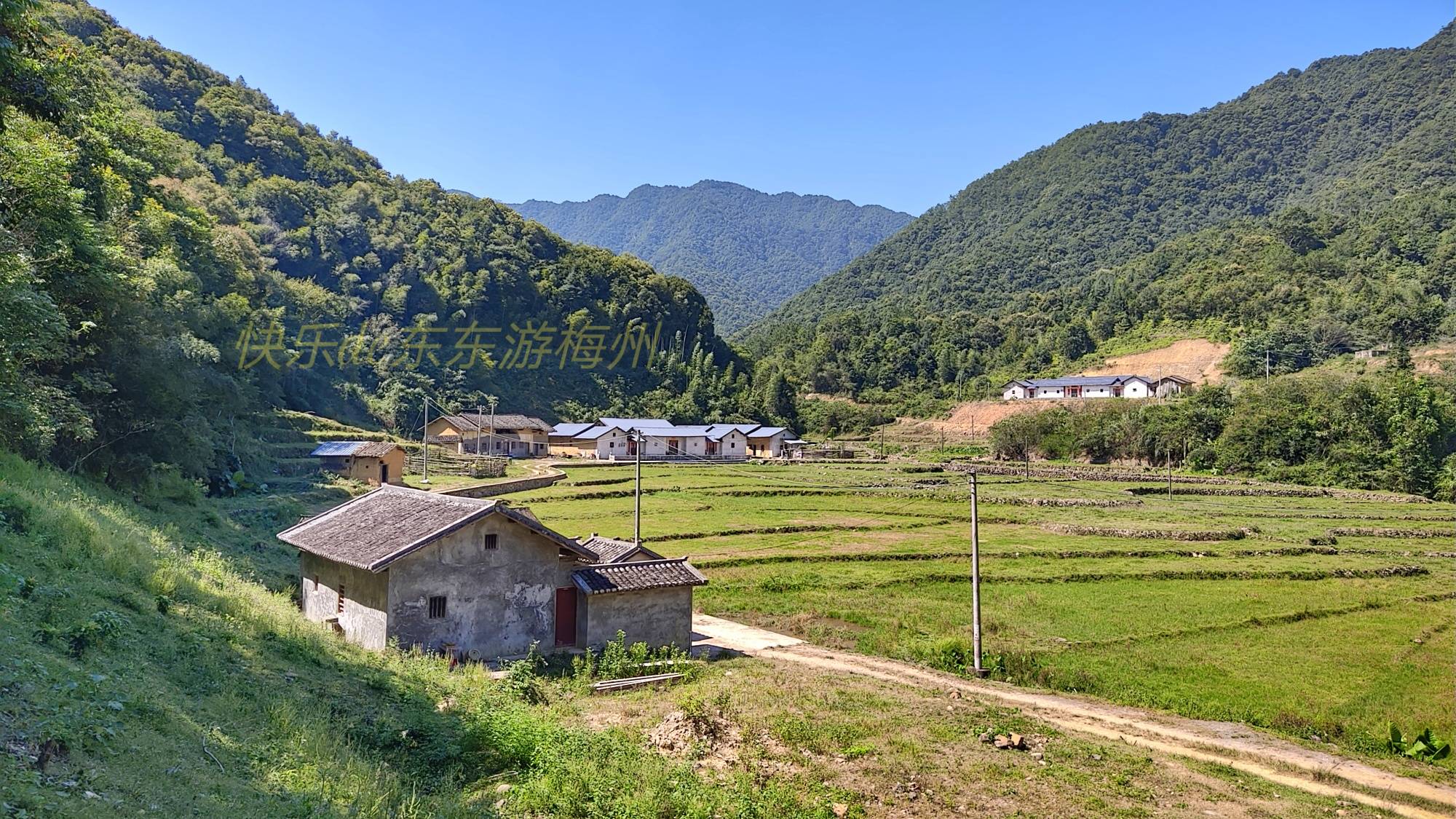 从城里搬回乡下,花十几万维修离圩镇30公里的老屋,他们咋想的_田村