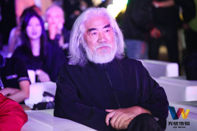 由红地球总冠名赞助,阿道夫,春光首席赞助,同时获